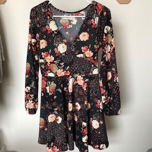 Fun floral print dress🌷🌹